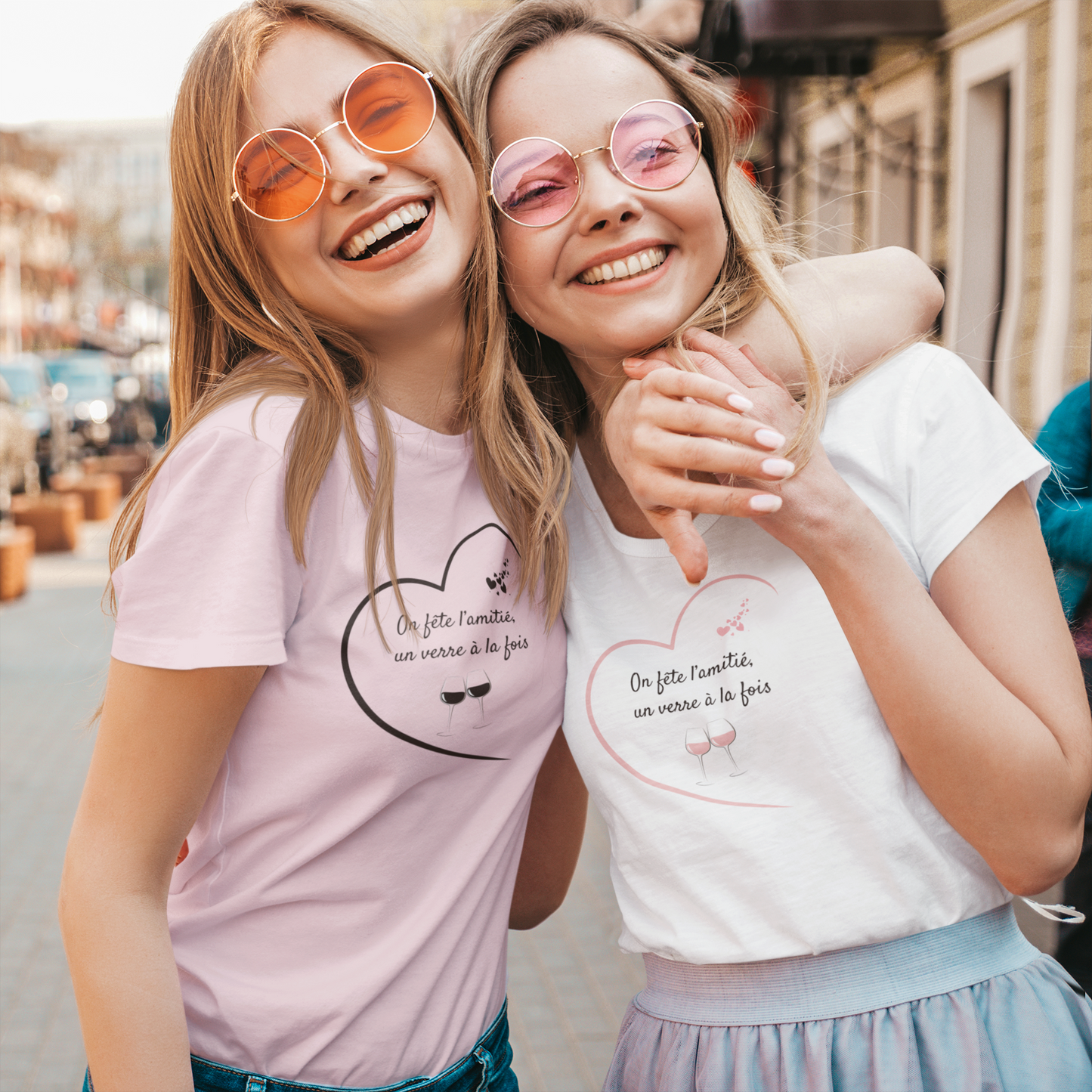 On Fête L’Amitié Un Verre à la Fois T-Shirt